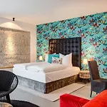 Im Bunker 4* München