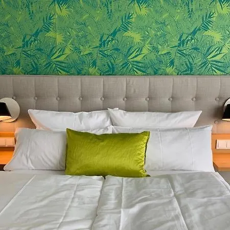 Im Bunker Aparthotel 4*