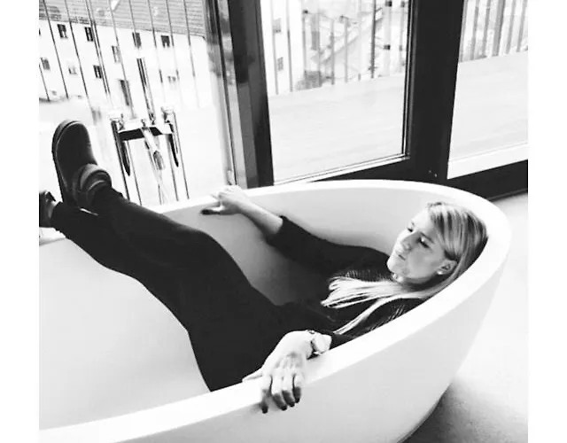 Im Bunker 4* מינכן